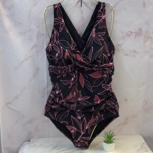 NWOT Eddie Bauer Women's Floral Black and Pink One Piece Swimsuit Size M